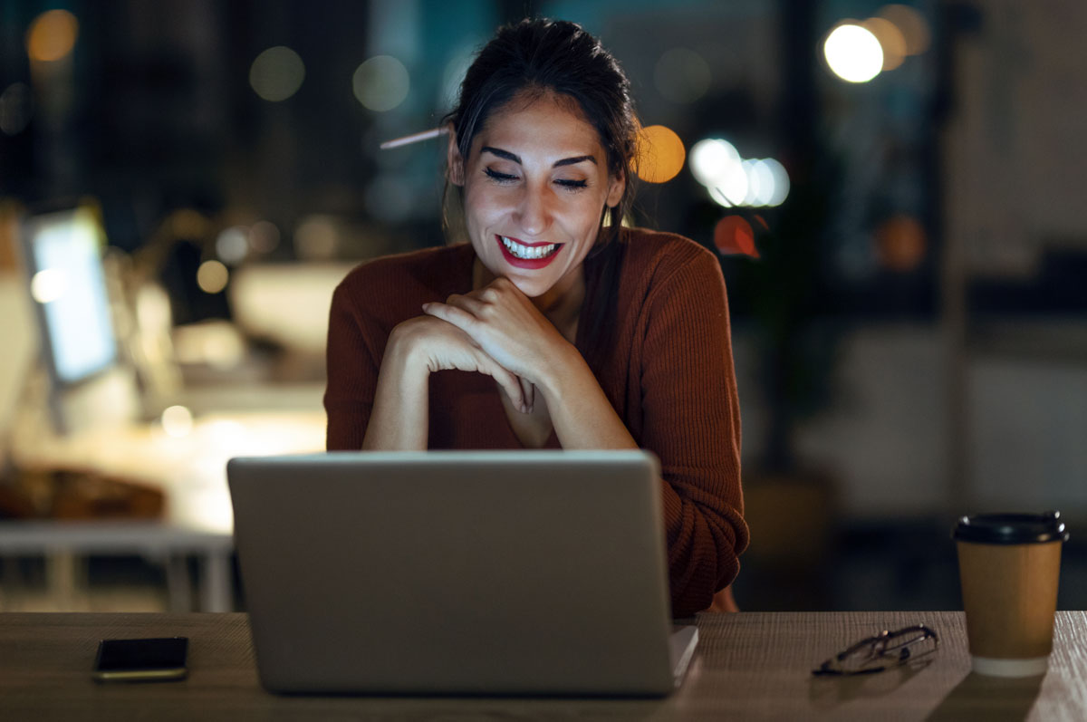 Business woman on laptop